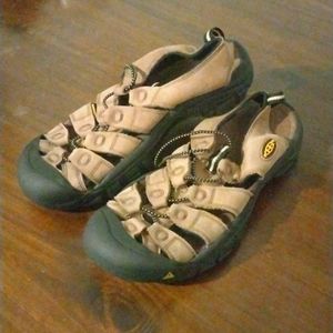 Keen brown leather sandals size 10